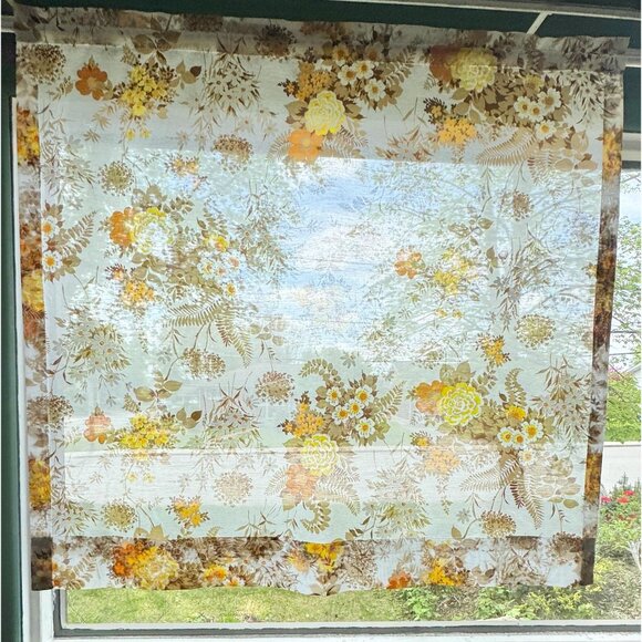 Vintage 70s curtain, large white, orange, yellow, brown flowers, rod header - Picture 2 of 10